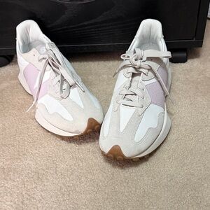 New Balance 327 Women's 9.5 White and Light Pink Sneakers